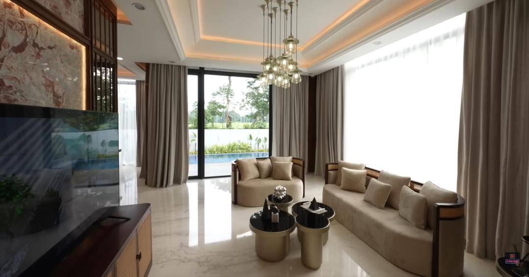 YouTube.com/Luna Maya